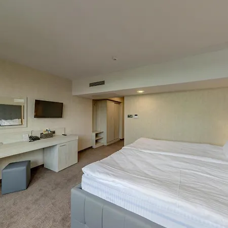 מלון Grand Riga רוסה