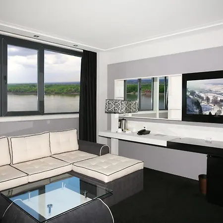 מלון Grand Riga 4*