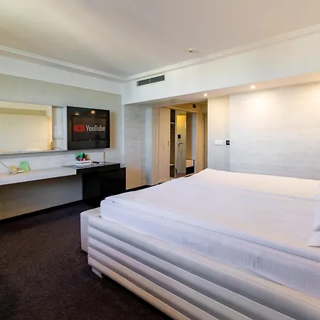 Hotel Grand Riga Ruse